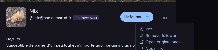 Le menu d'IceShrimp.net qui permet d'envoyer des "bites" (mais avec une icone de dents)